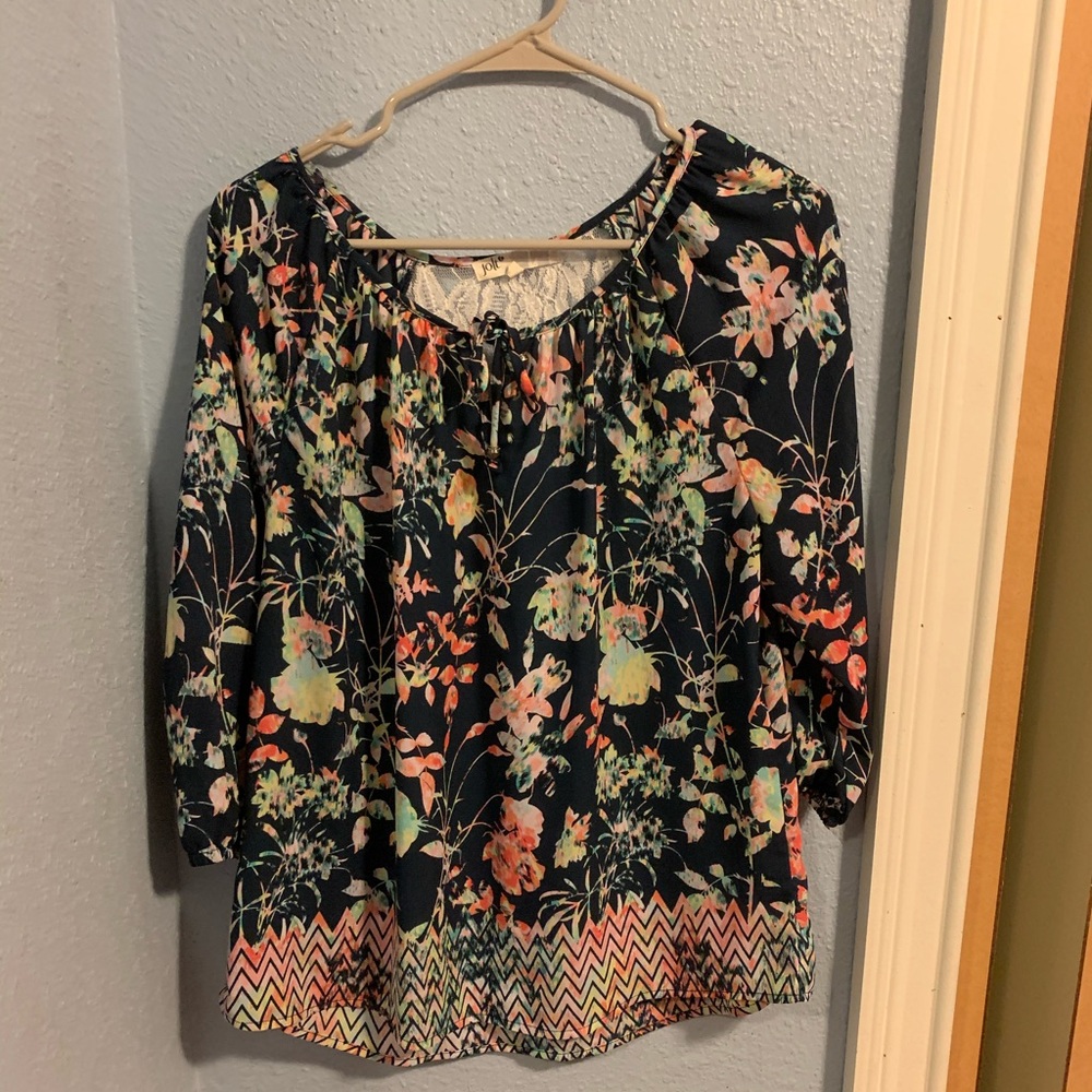 Size Medium Floral blouse from JOLT